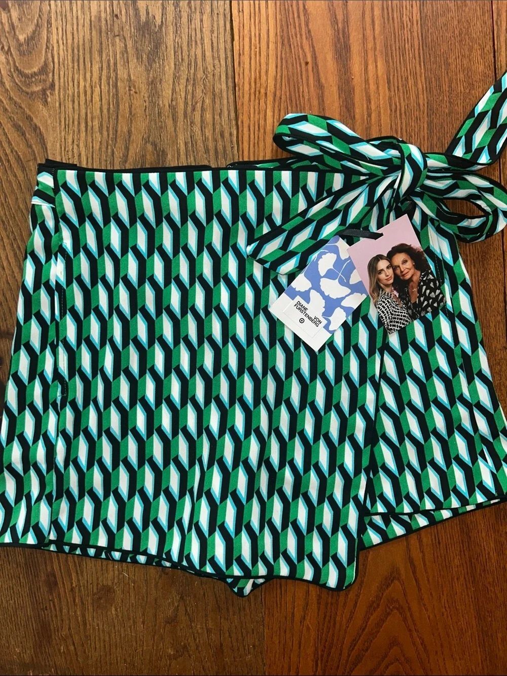 NWT Diane Von Furstenberg Signature Chevron Tie-Waist Stretch Skort Pockets!